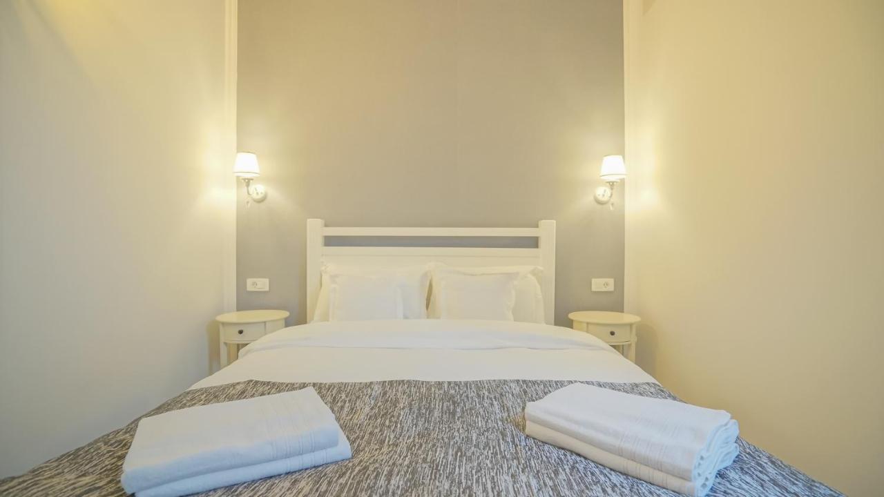 Hotel Monarch House à Braşov Extérieur photo