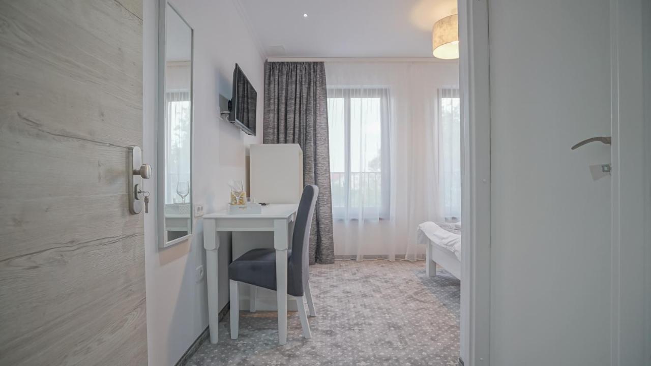 Hotel Monarch House à Braşov Extérieur photo