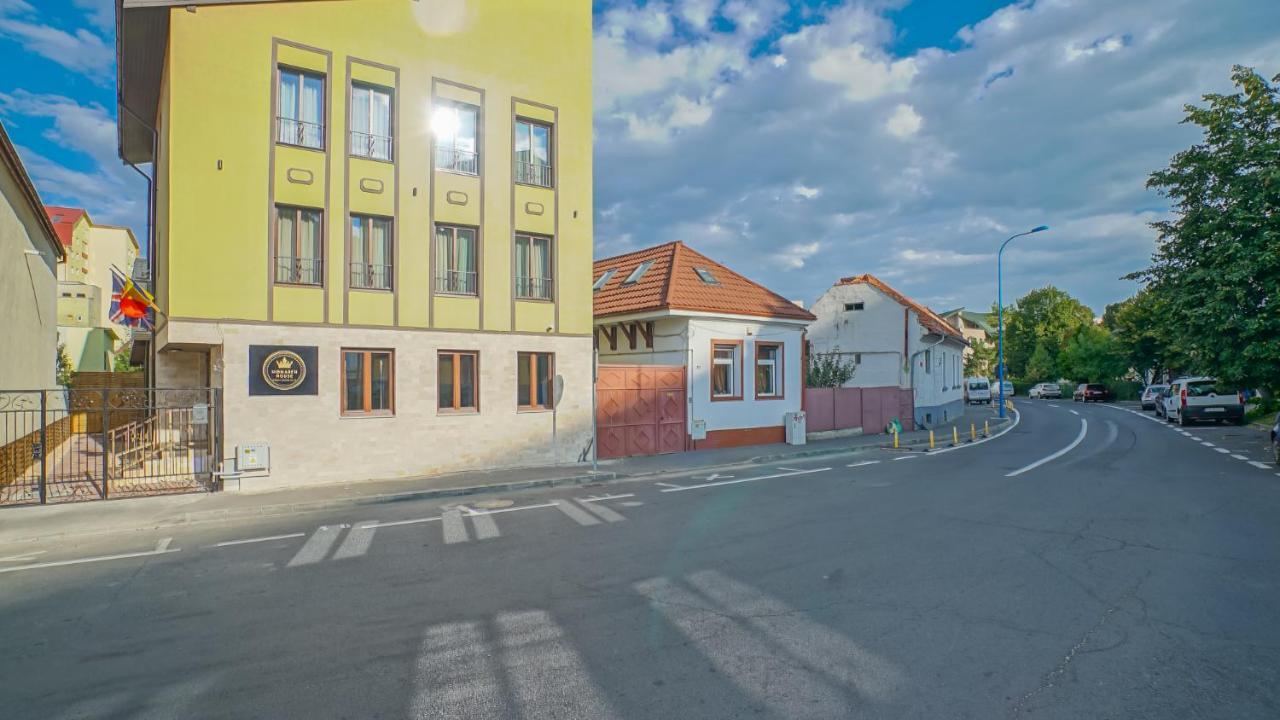 Hotel Monarch House à Braşov Extérieur photo